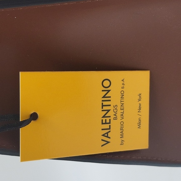 1368- Valentino By Mario Valentino Betty Vemblem Italian Leather NWT - Picture 11 of 15